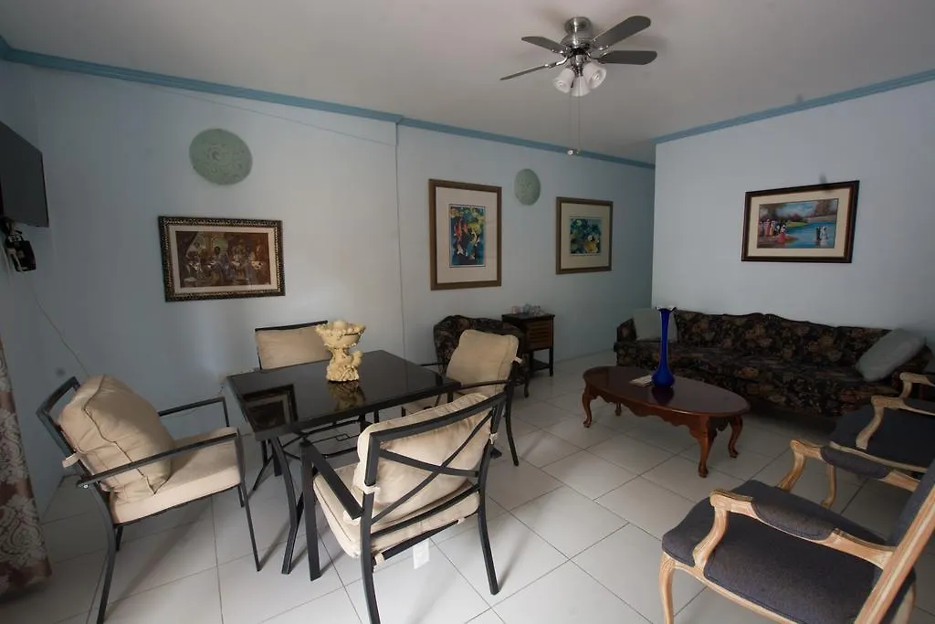 Clarencevillevilla فيلة